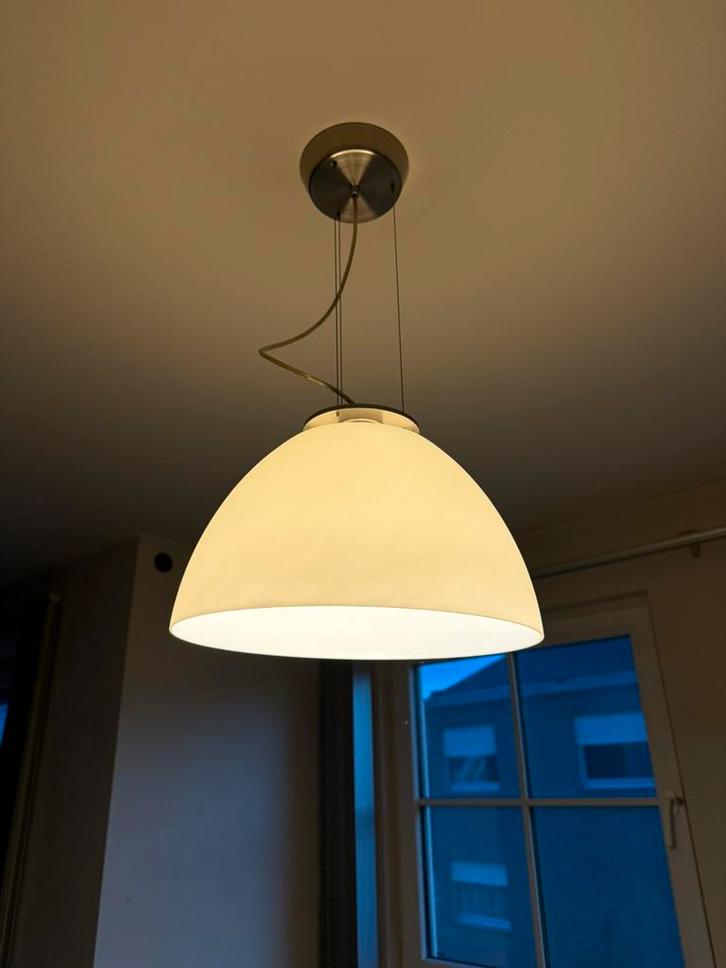 Lampe suspendue moderne avec plaque de plafond en métal., Maison & Meubles, Lampes | Suspensions, Comme neuf, 50 à 75 cm, Synthétique