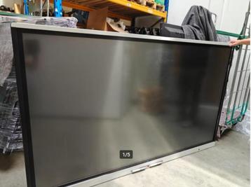 Smartboard 86 inch 4k touchscreen, hoogte verstelbare stand beschikbaar voor biedingen