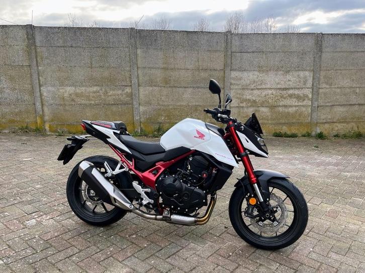 Honda Hornet CB750, Motoren, Motoren | Honda, Particulier, Naked bike, meer dan 35 kW, Handvatverwarming, LED Verlichting, Quickshifter