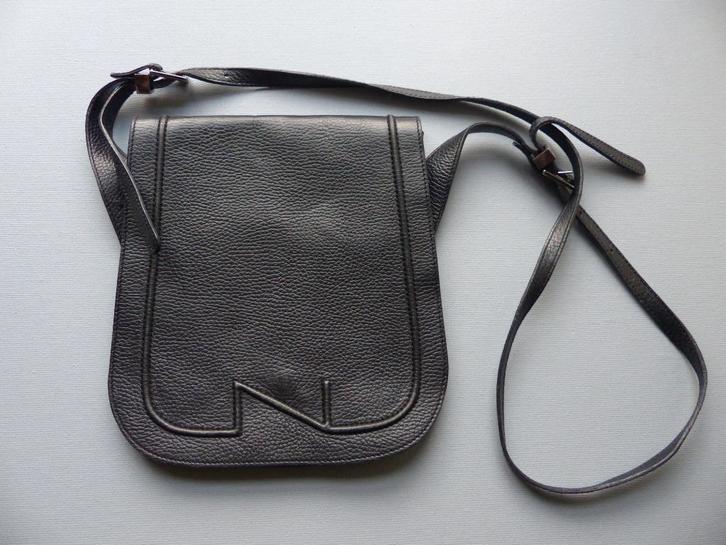 Nathan mooie crossover, Handtassen en Accessoires, Tassen | Damestassen, Zo goed als nieuw, Zwart, Ophalen of Verzenden