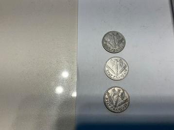 3 Franse 1-frank munten uit de Vichy-periode (1942-1944) beschikbaar voor biedingen