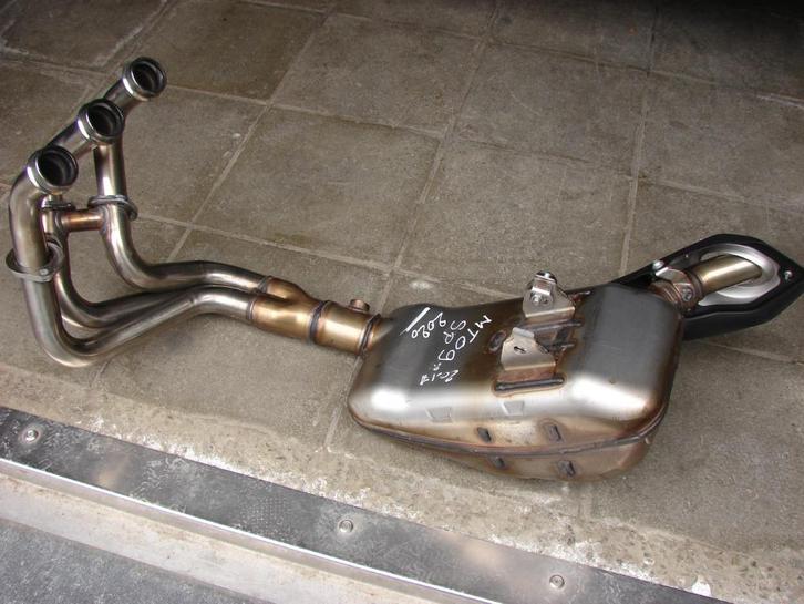 YAMAHA MT-09 Ligne complète d ' ORIGINE 2017 - 2020 état neu, Motoren, Accessoires | Overige, Zo goed als nieuw, Ophalen