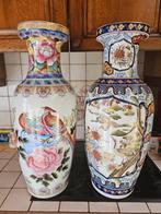 Lot de deux grands vases chinois .jolis décors  avec cachet., Enlèvement