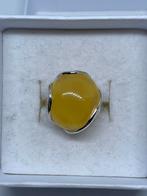 Zilveren ring met natuurlijke Baltische Amber maat 16., Nieuw, 20 of groter, Met edelsteen, Ophalen of Verzenden
