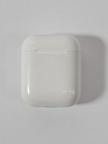 Apple Airpods 2 - Oplaadcase | Tweedehands beschikbaar voor biedingen