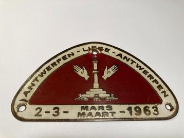 BADGES VOOR AUTO (VINTAGE) beschikbaar voor biedingen