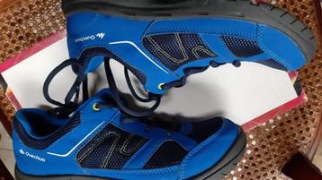 Chaussure de sport polyvalente Quechua 37 bleue comme neuve