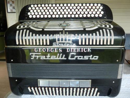 Fratelli Crosio, Muziek en Instrumenten, Accordeons, Met riemen, Ophalen