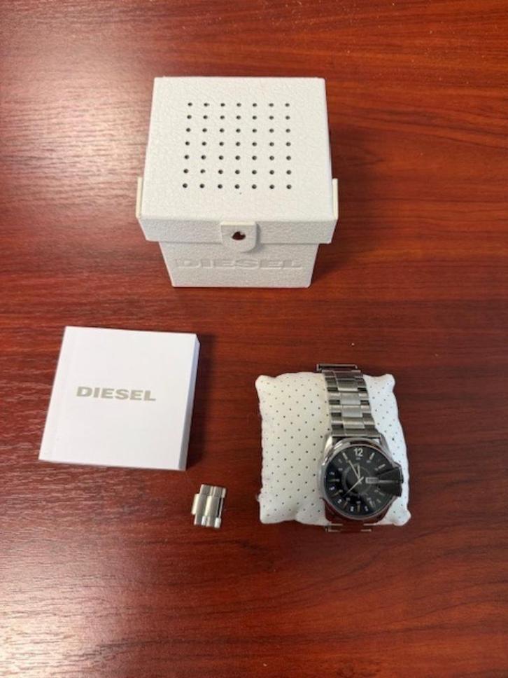 Diesel DZ serie  35€ en 10€ !, Handtassen en Accessoires, Horloges | Heren, Gebruikt, Polshorloge, Overige merken, Staal, Staal