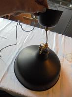 Mooie zwarte hanglamp met gouden accent IKEA, Huis en Inrichting, Lampen | Hanglampen, Ophalen, Zo goed als nieuw, Metaal, 75 cm of meer