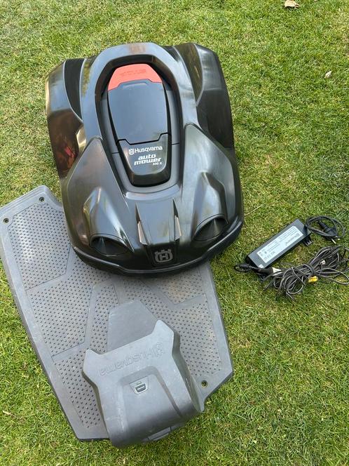 Husqvarna automower 330X (430X), Tuin en Terras, Robotmaaiers, Zo goed als nieuw, 20 tot 25 cm, Ophalen of Verzenden