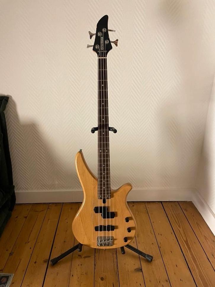 Guitare basse Yamaha, Musique & Instruments, Instruments à corde | Guitares | Électriques, Utilisé, Solid body, Autres marques