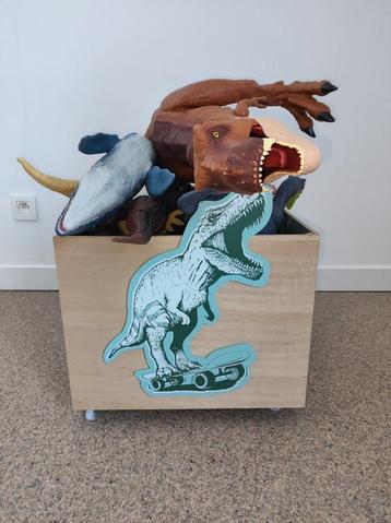 Meer dan 100 dino's inclusief opbergbak Maison Du Monde beschikbaar voor biedingen