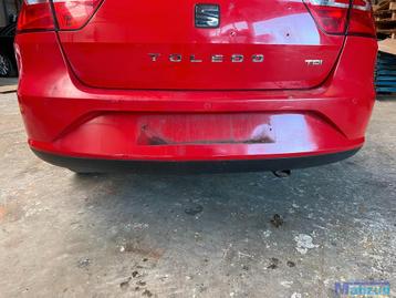 SEAT TOLEDO 4 Rood achterbumper 2012-2019 beschikbaar voor biedingen