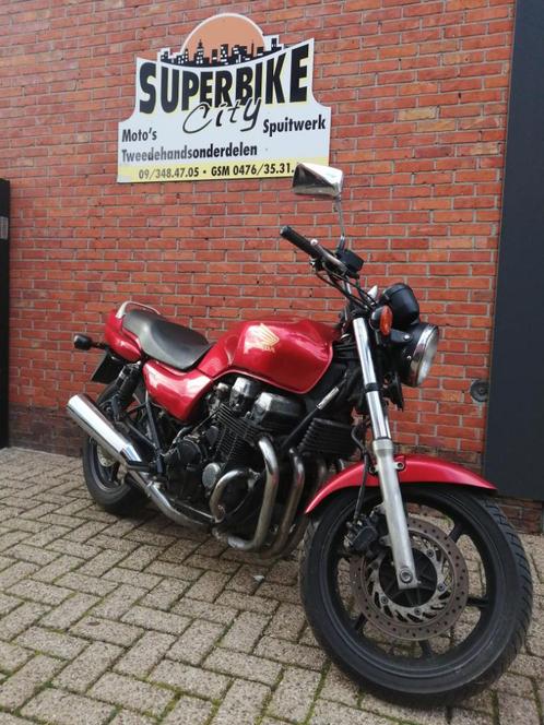 CB750 2002 – met beetje werk aan, Motos, Motos | Honda, Particulier, Naked bike, plus de 35 kW, 4 cylindres, Enlèvement