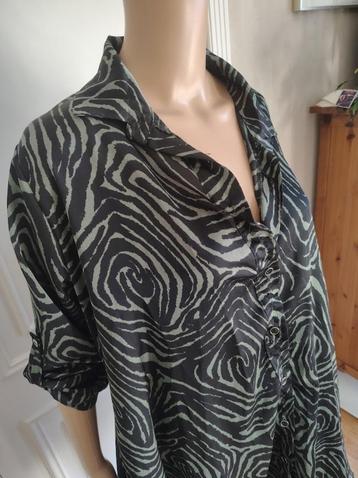 luchtige jurk van new collection   beschikbaar voor biedingen