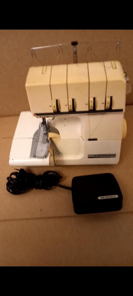 Lewenstein overlockmachine, perfecte staat + garantie, Hobby en Vrije tijd, Naaimachines en Toebehoren, Zo goed als nieuw, Lockmachine