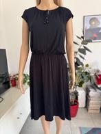 Must-have black dress Esprit (size XS/S/M), Kleding | Dames, Zwart, Ophalen of Verzenden, Zo goed als nieuw, Knielengte