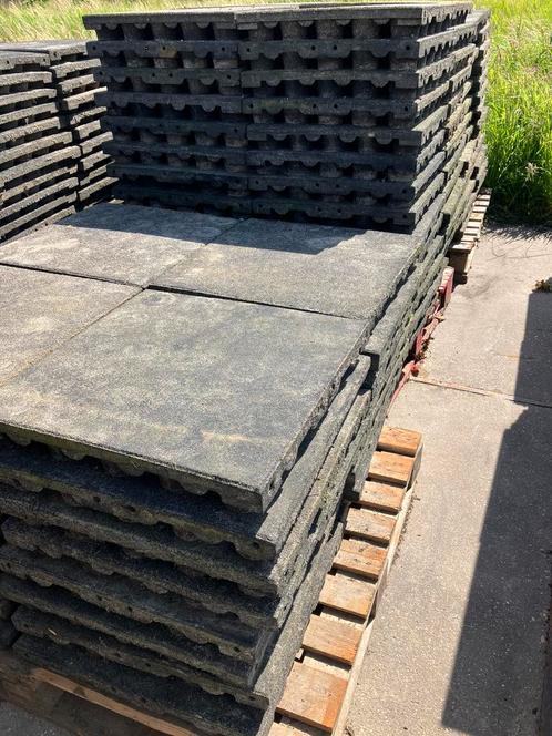 148 zwarte vochtdoorlatende rubberen tegels 50x50x7cm, Dieren en Toebehoren, Stalling en Weidegang