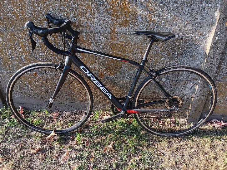 Orbea Avant H30 met recente wielset (< 1 jaar), Fietsen en Brommers, Fietsen | Racefietsen, Gebruikt, Meer dan 20 versnellingen