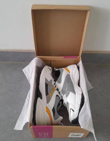 Sneakers Coco Bella nieuw beschikbaar voor biedingen