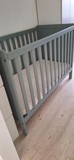 Baby peuter bed, Kinderen en Baby's, Ophalen, Zo goed als nieuw, Matras