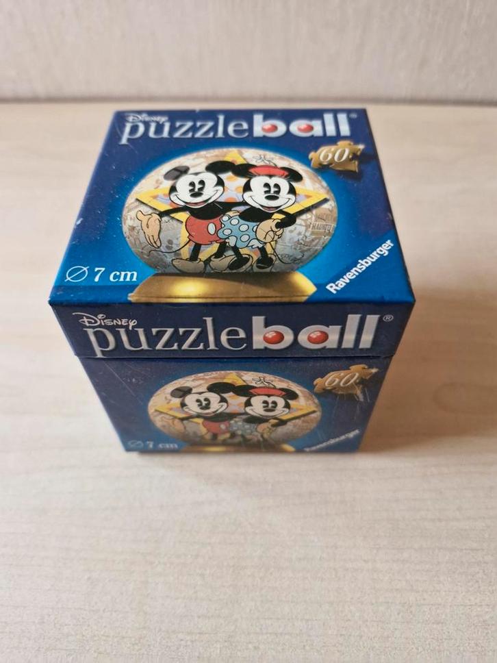 3D Ravensburger Disney puzzle ball Mickey en Minnie Mouse, Hobby en Vrije tijd, Gezelschapsspellen | Overige, Zo goed als nieuw