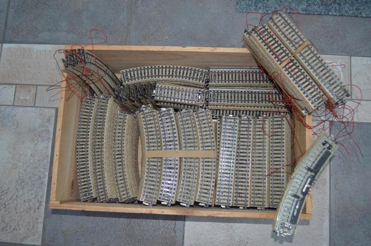 Märklin :megalot M-sporen 300 stuks  in goede staat, Hobby en Vrije tijd, Modeltreinen | H0, Gebruikt, Rails, Wisselstroom, Märklin