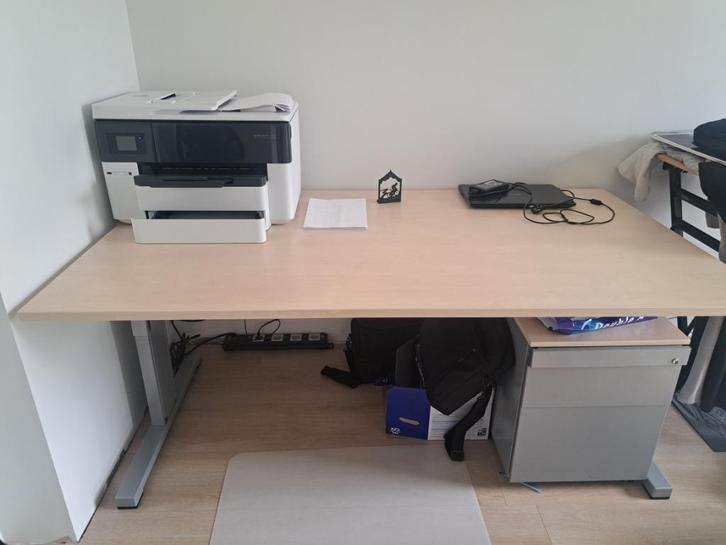 Bureau met bijhorend ladekastje, Huis en Inrichting, Bureaus, Zo goed als nieuw, Bureau, In hoogte verstelbaar, Ophalen