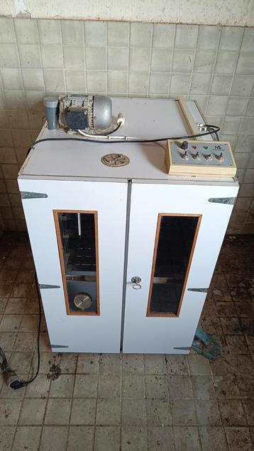 MS broedmachine  beschikbaar voor biedingen