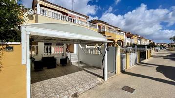 Maison duplex mitoyenne avec 2 terrasses à Cabo Roig