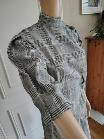 nieuwe nette jurk van zara   beschikbaar voor biedingen