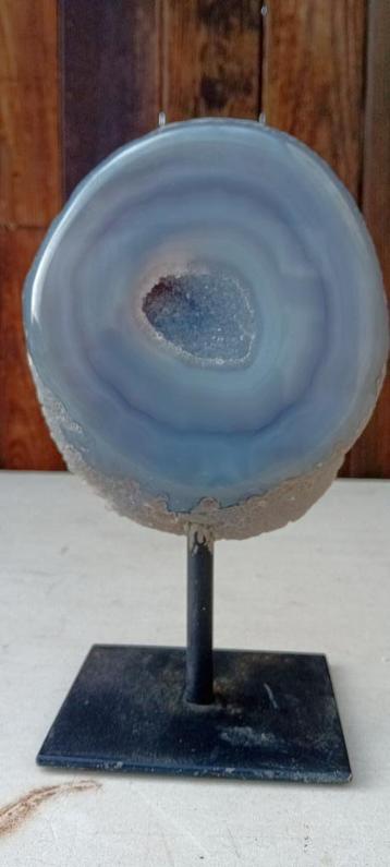Géode d'agate beschikbaar voor biedingen