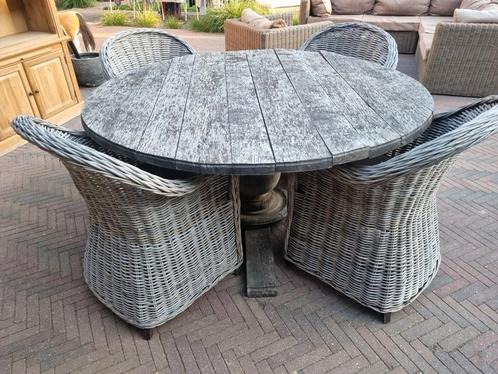 Massief houten tafel en  stoelen, Tuin en Terras, Tuinsets en Loungesets, Zo goed als nieuw, Ophalen of Verzenden