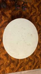 Rond tafeltje, Ophalen