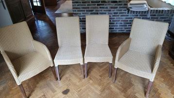 4 houten stoelen/zeteltjes met riet beschikbaar voor biedingen