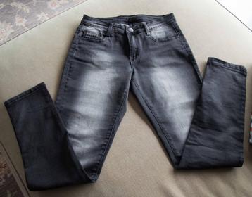 donkergrijze jeans Nieuw beschikbaar voor biedingen