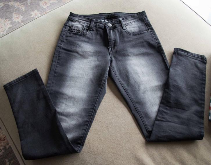 donkergrijze jeans Nieuw, Kleding | Dames, Spijkerbroeken en Jeans, Nieuw, W30 - W32 (confectie 38/40), Grijs, Verzenden