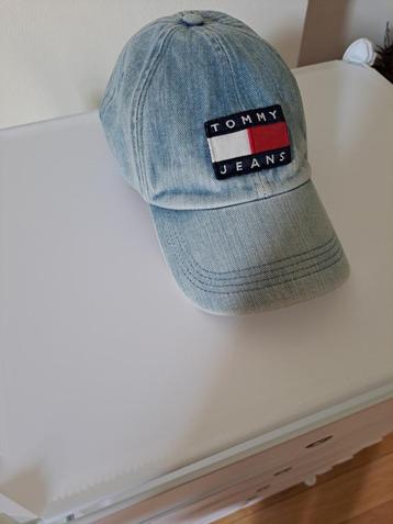 Tommy Jeans pet  beschikbaar voor biedingen