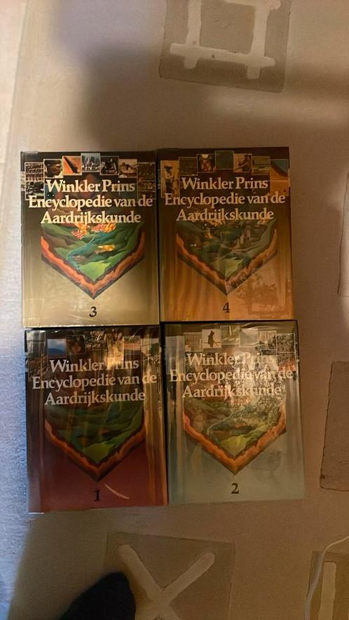 Encyclopedie van de Aardrijkskunde deel 1-4, Winkler Prins, Livres, Encyclopédies, Comme neuf, Série complète, Autres sujets/thèmes