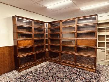 Grote Klassiek Engels Globe Wernicke Boekenkast Hoekkast beschikbaar voor biedingen