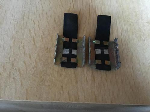 2 Metalen haken om te plaatsen onder je schoen wanneer het g, Sport en Fitness, Overige Sport en Fitness, Zo goed als nieuw, Ophalen of Verzenden