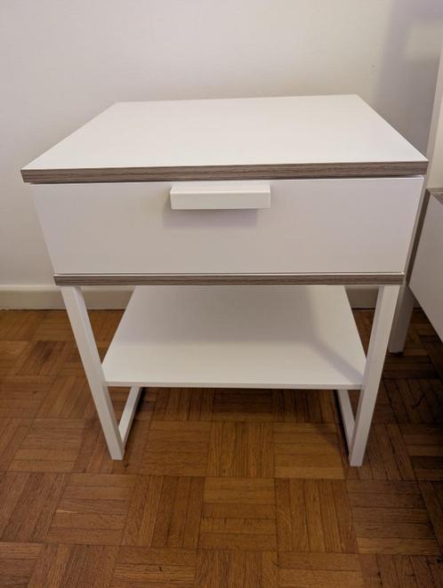 Vends table de chevet blanche Ikea, Huis en Inrichting, Slaapkamer | Nachtkastjes, Zo goed als nieuw, Minder dan 55 cm, 45 tot 65 cm
