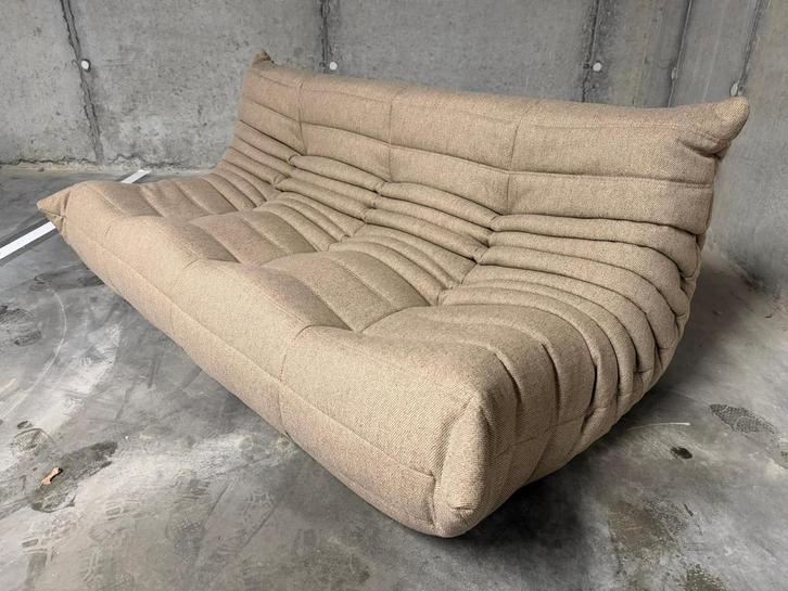 Togo 3-zits diagonaal gestreepte lichtbruine stof, Huis en Inrichting, Zetels | Voetbanken en poefs, Ophalen of Verzenden