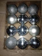 12 Nieuwe Zilverkleurige Kerstbollen in Orginele verpakking, Ophalen of Verzenden, Nieuw