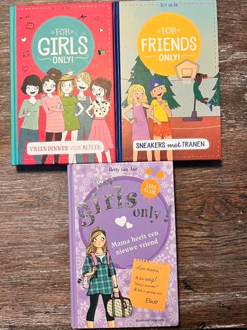 For girls only - pakket met 3 boeken beschikbaar voor biedingen
