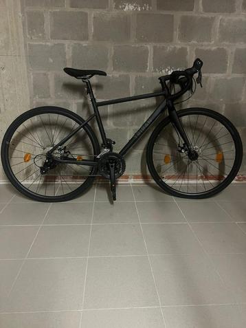 RACEFIETS VOOR RECREATIEF GEBRUIK RC500 MICROSHIFT 9V GRIJS beschikbaar voor biedingen