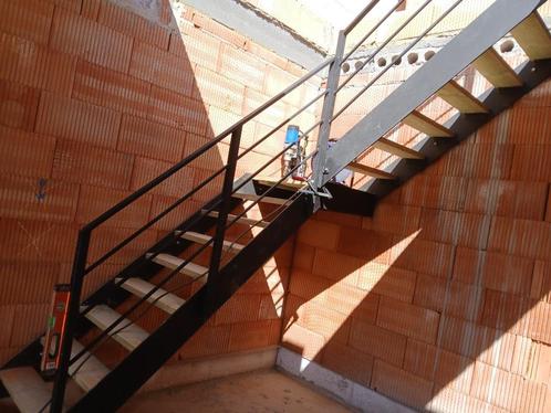 Escaliers sur mesure, Doe-het-zelf en Bouw, Ladders en Trappen, Nieuw, Trap, 4 meter of meer, Ophalen