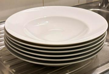 6 diepe borden beschikbaar voor biedingen