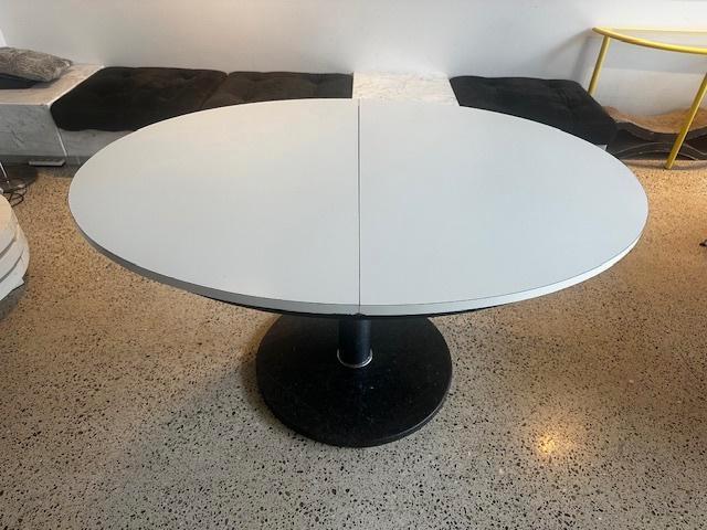 Table Alfred Hendrickx - Belform, Maison & Meubles, Tables | Tables à manger, Utilisé, 100 à 150 cm, 100 à 150 cm, Cinq personnes ou plus